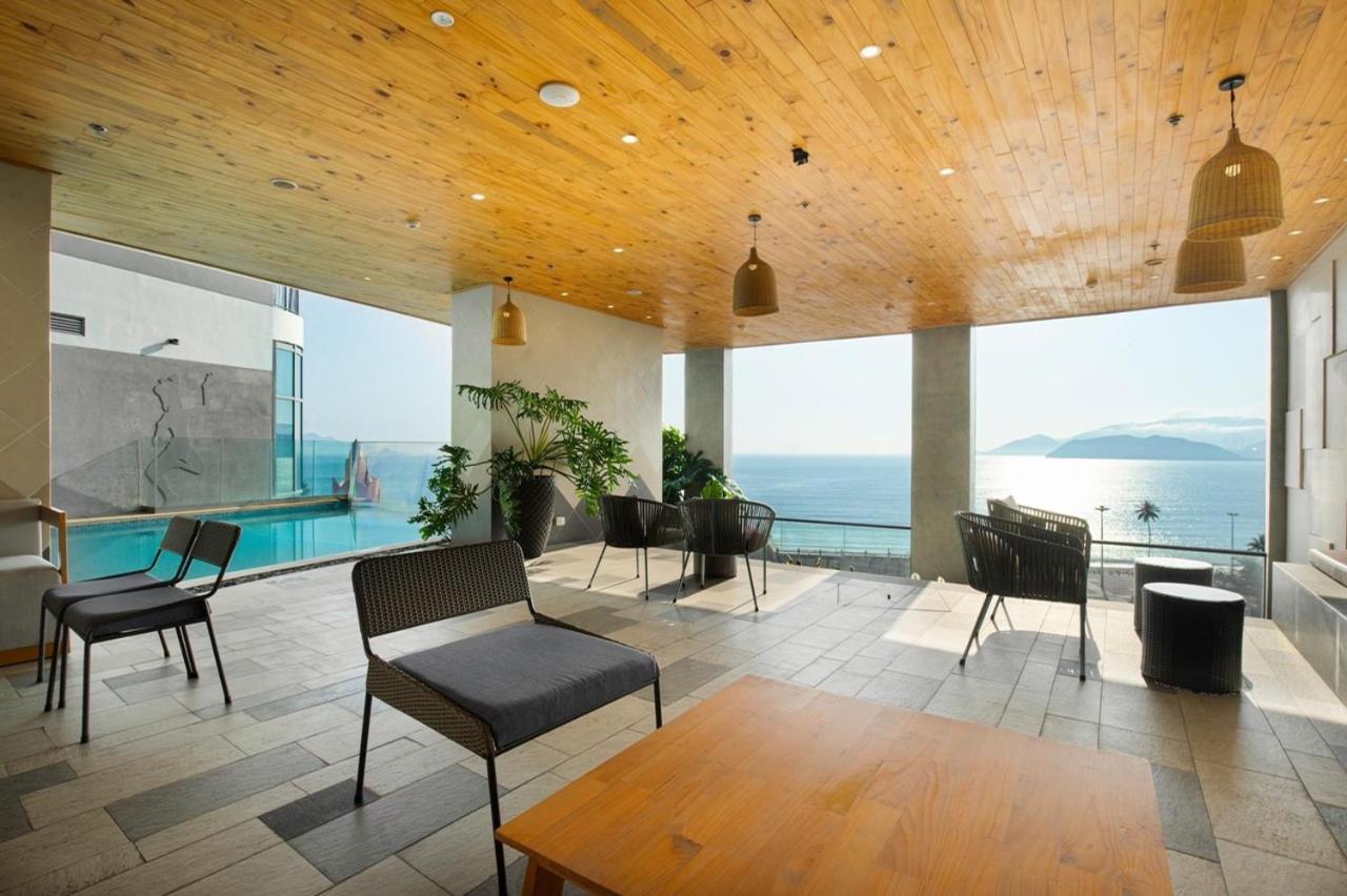 Panorama Lyn Beachfront Apartment Nha Trang Exterior photo
